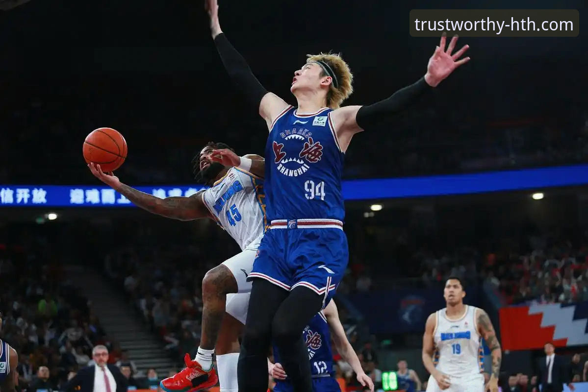 上海男篮豪取12连胜巩固榜首，HTH华体会体育平台最新版本提供深度赛事解析